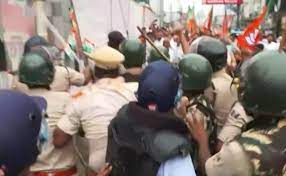 भाजपा के विधानसभा मार्च के दौरान बीजेपी कार्यकर्ताओं पर पुलिस का लाठीचार्ज