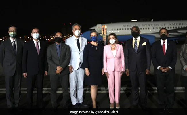 अमेरिका के प्रतिनिधि सभा की स्पीकर नैंसी पेलोसी की ताइवान यात्रा से चीन और अमेरिका के बीच तनाव बढ़ा