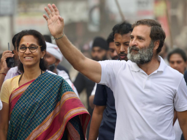 कांग्रेस नेता राहुल गांधी ने एनसीपी प्रमुख शरद पवार की बेटी सुप्रिया सुले से फोन पर बात की