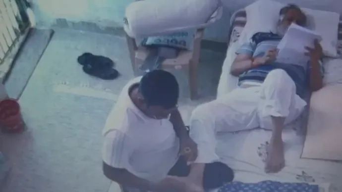 मनी लॉन्ड्रिंग केस में तिहाड़ जेल में बंद दिल्ली के मंत्री सत्येंद्र जैन का जेल से एक और नया वीडियो