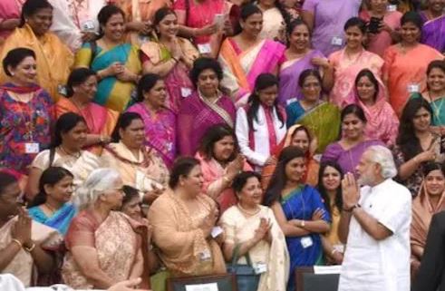 प्रयागराज में लाखों महिलाओं को आज सौगात देंगे प्रधानमंत्री नरेंद्र मोदी