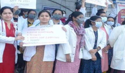 कानपुर- डाक्टरों की हड़ताल की वजह 8 मरीजों की मौत- पर ये क्या कहा अस्पताल अधीक्षक ने