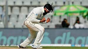 मुंबई में जन्मे स्पिनर 10 विकेट लेने वाले तीसरे क्रिकेटर बने
